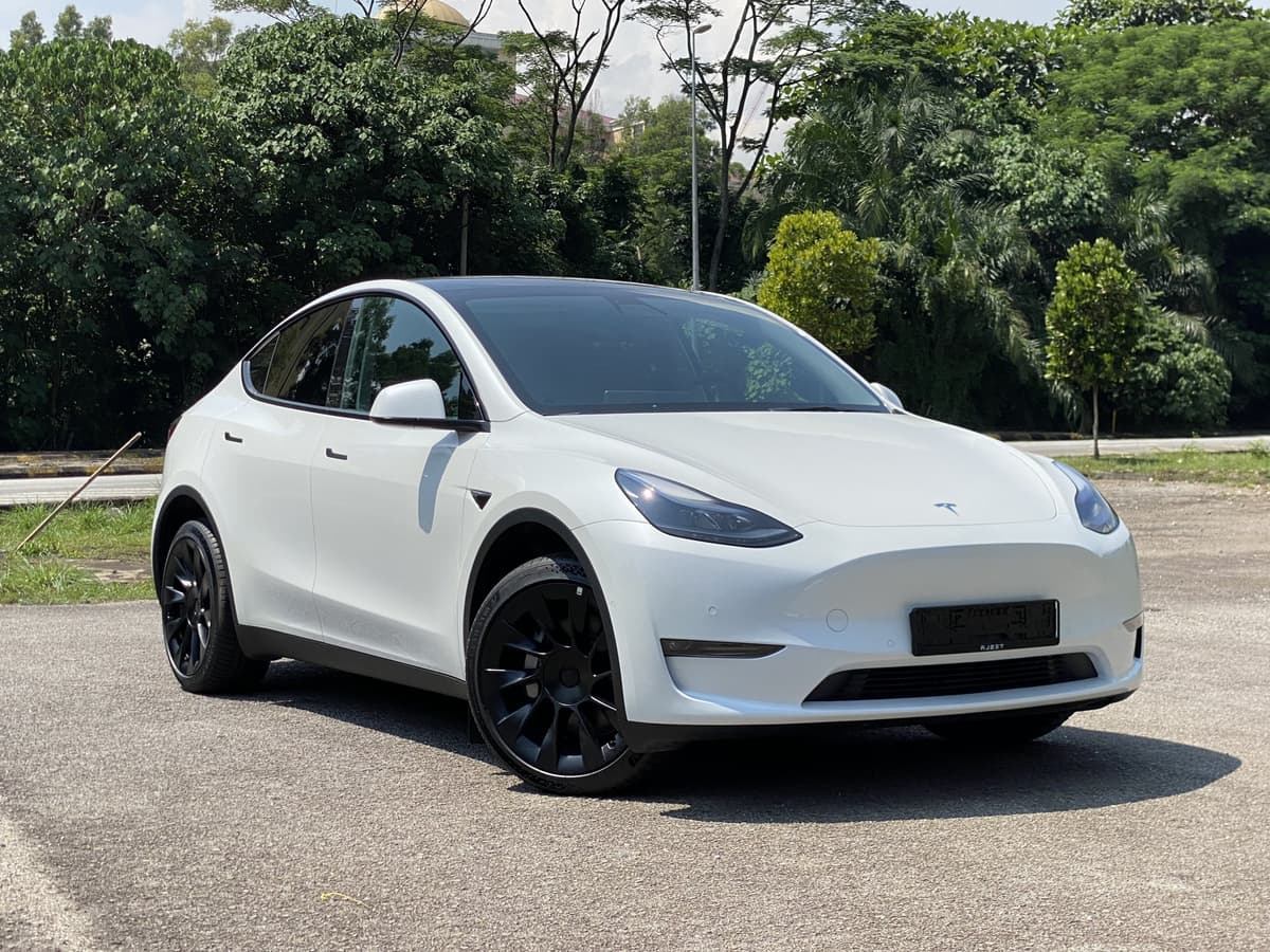 Tesla Model Y Long Range AWD 2024
